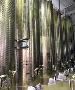 6 GÄRTANKS AUS EDELSTAHL FÜR WEIN