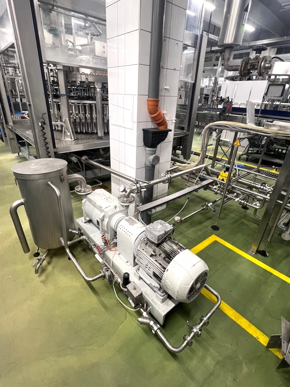 SIDEL-KRONES-KHS-PET-fréza-syrup-pokoj