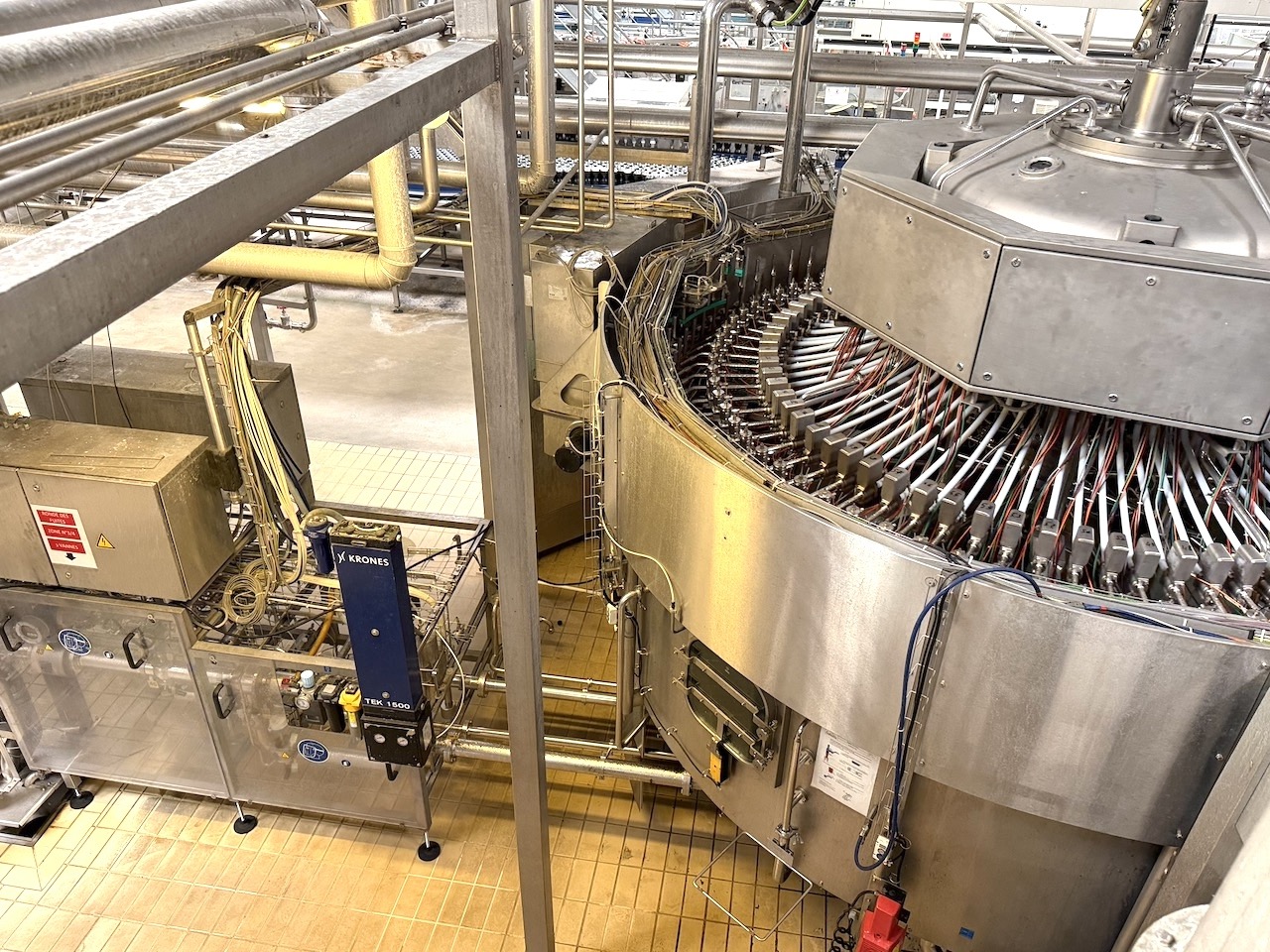 SIDEL-KRONES-KHS-PET-blow-moulder-syrup-room