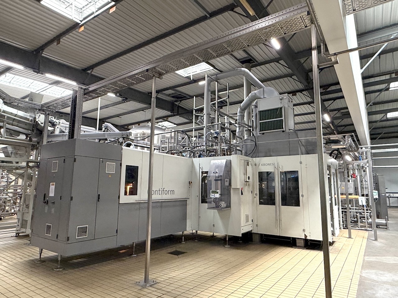SIDEL-KRONES-KHS-PET-blow-moulder-syrup-room