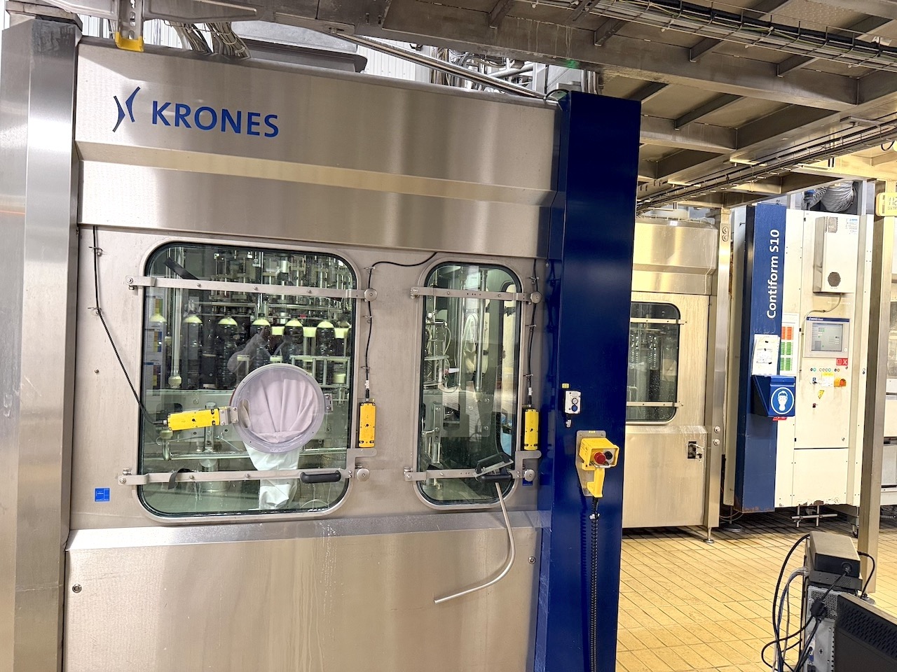 SIDEL-KRONES-KHS-PET-blow-moulder-syrup-room