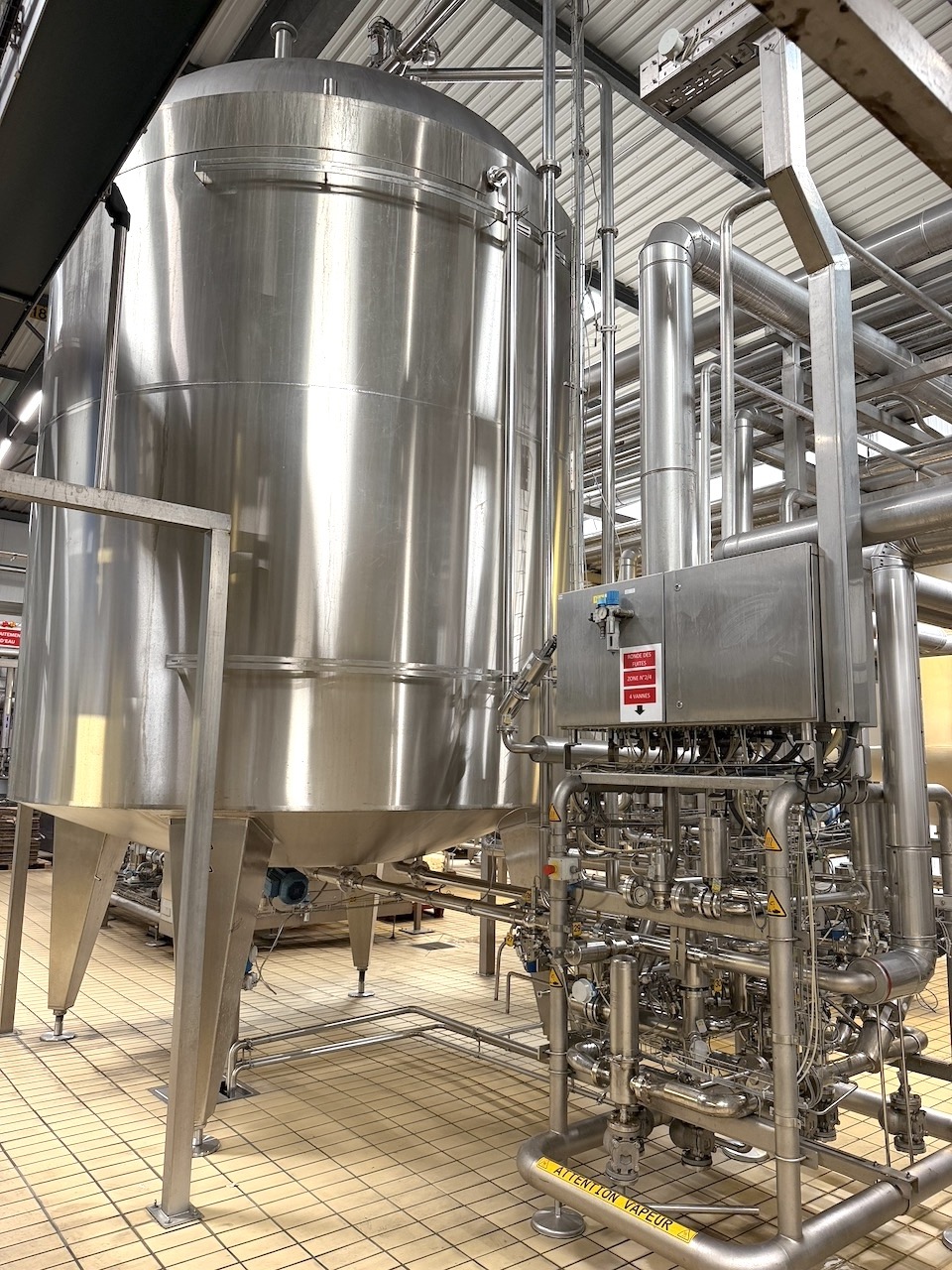 SIDEL-KRONES-KHS-PET-blow-moulder-syrup-room