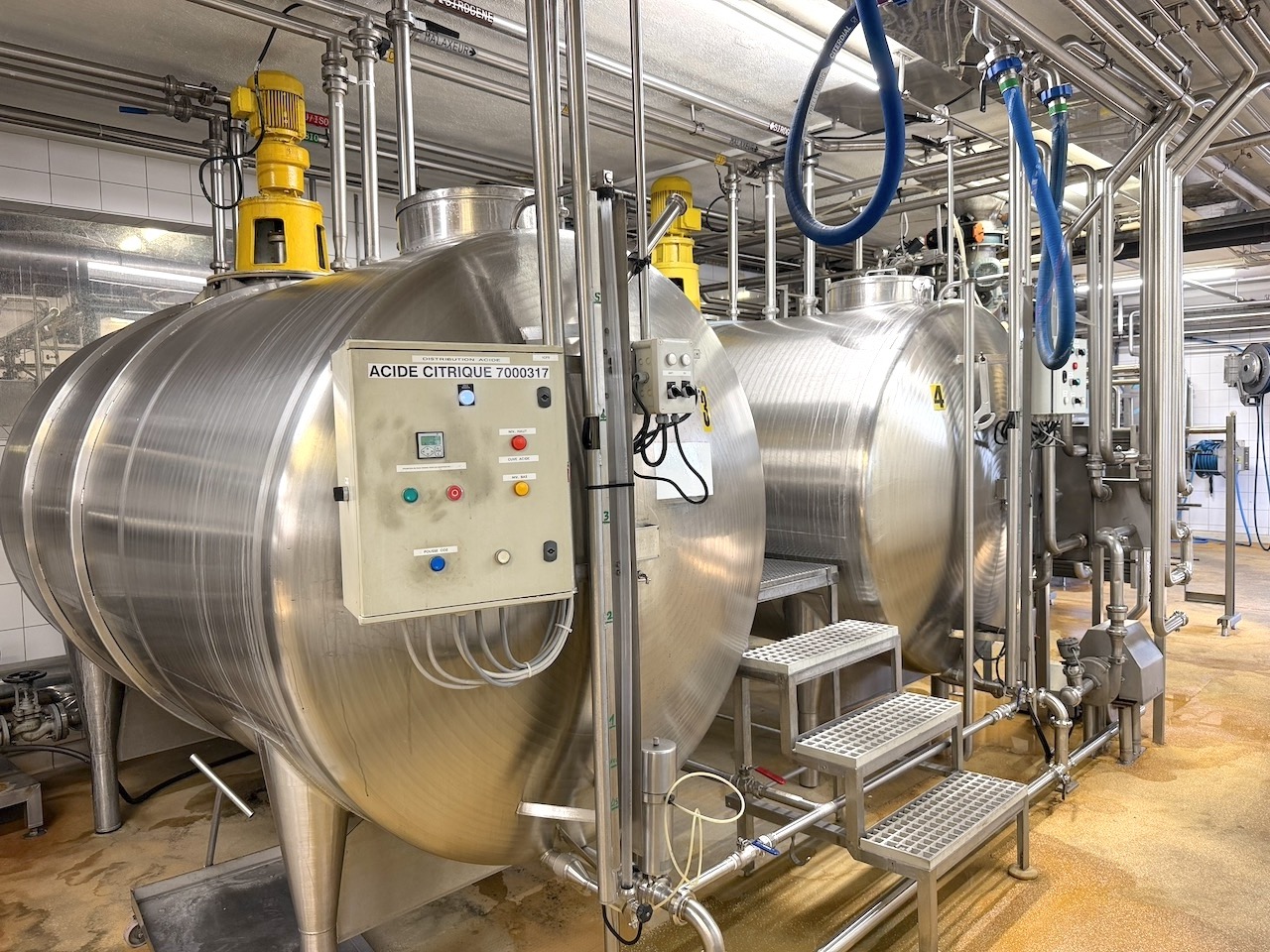 SIDEL-KRONES-KHS-PET-blow-moulder-syrup-room