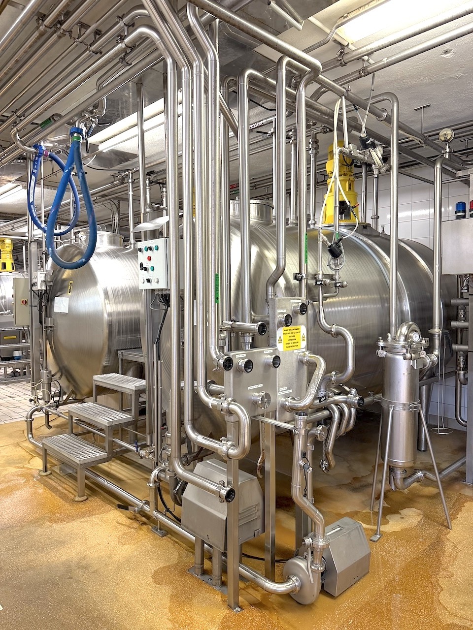 SIDEL-KRONES-KHS-PET-blow-moulder-syrup-room