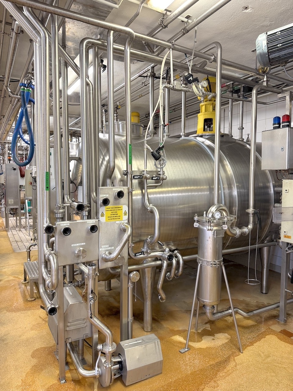 SIDEL-KRONES-KHS-PET-blow-moulder-syrup-room