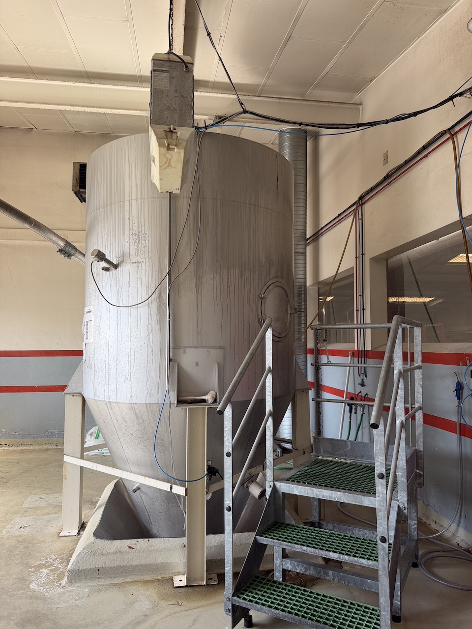 SIDEL-KRONES-KHS-PET-blow-moulder-syrup-room