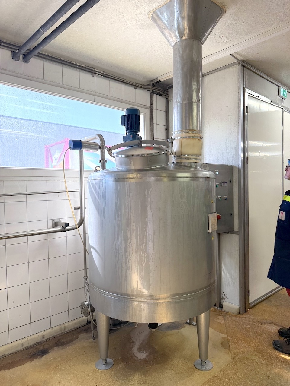 SIDEL-KRONES-KHS-PET-blow-moulder-syrup-room