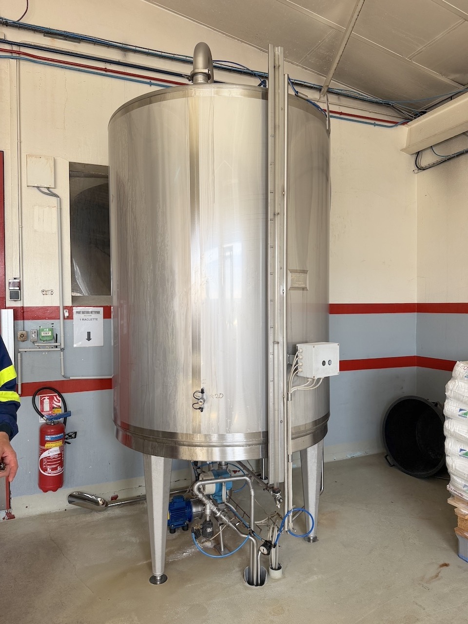 SIDEL-KRONES-KHS-PET-blow-moulder-syrup-room